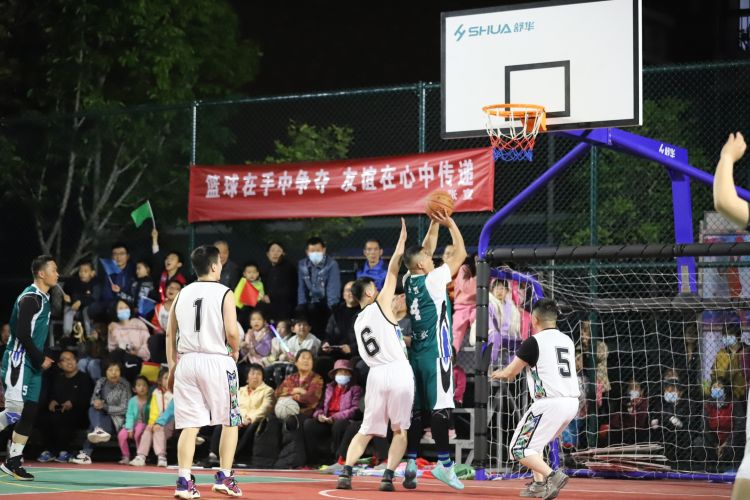 引了众多欧